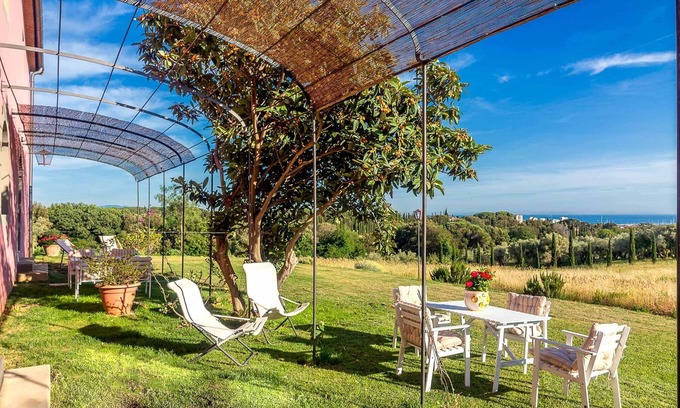 Castiglioncello Other | Farmhouse nestled in the countryside with sea view