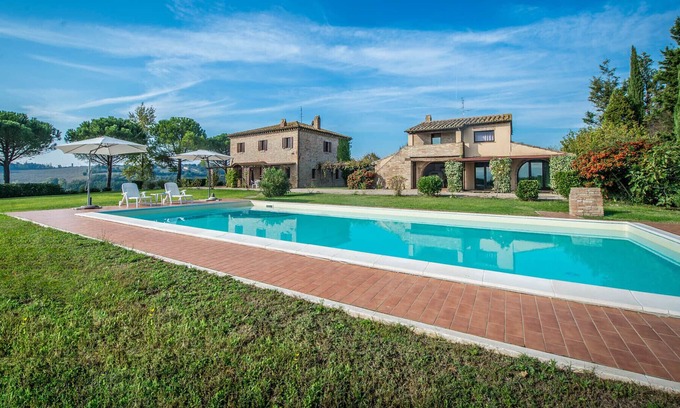 Papiano Villa | Farmhouse with swimming pool in Umbria