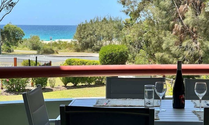Mollymook Beach Apartment | Fathoms 5 Summary: Fa