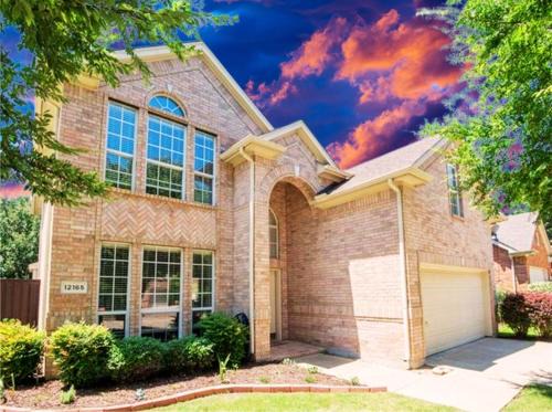 Frisco House | Feel Home at Frisco