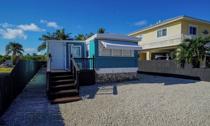 Twin Lakes House | Feel the Ocean breeze! 3-bedroom mobile home with AC in Key Largo