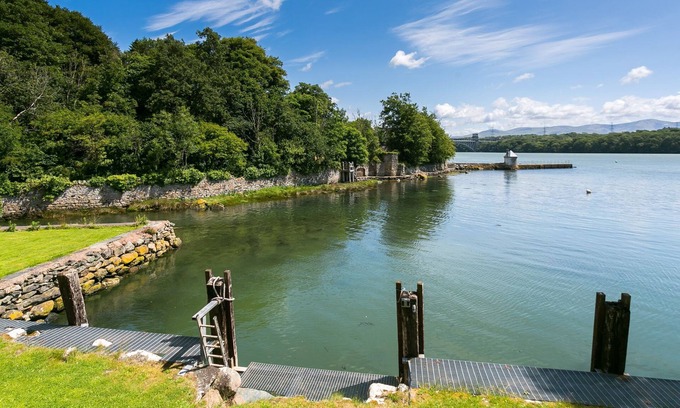 Llanfairpwllgwyngyll Cottage | Felin Hen - sleeps 12 guests in 6 bedrooms