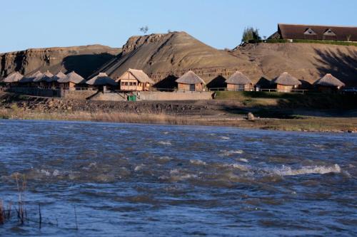 Karas Cabin | Felix Unite Provenance Camp