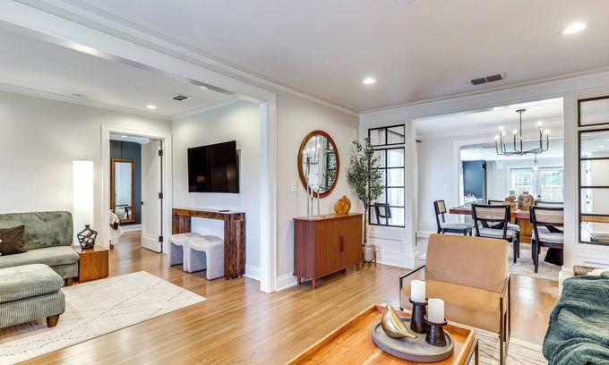 Lakeland House | Fenced Yard: Lakeland Home Adjacent to Golf Course