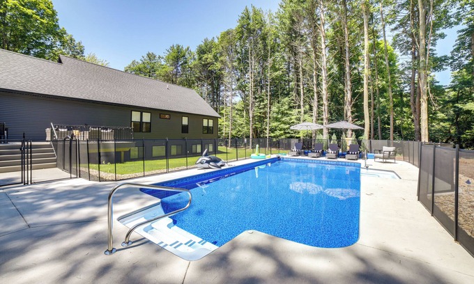Fennville House | Fennville Vacation Rental: Seasonal Heated Pool!