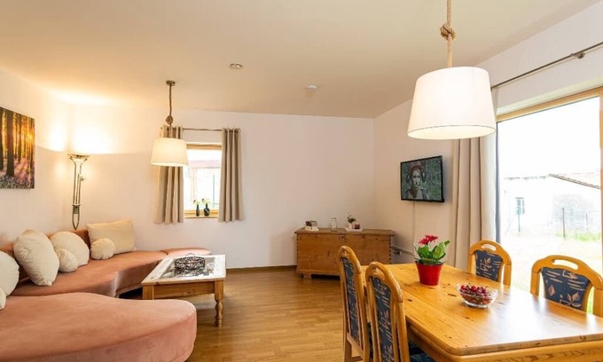 Untergriesbach Apartment | Feriendomizil für 4 Personen (60qm) mit Garten