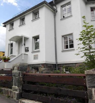 Oberweibach/Thur. Wald House | Ferienhaus im Thüringer Wald mit Grill und Garten