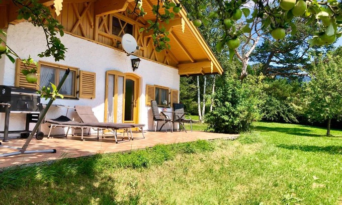 Unterammergau House | Ferienhaus Veronika mit 2000qm Garten und Bergblick