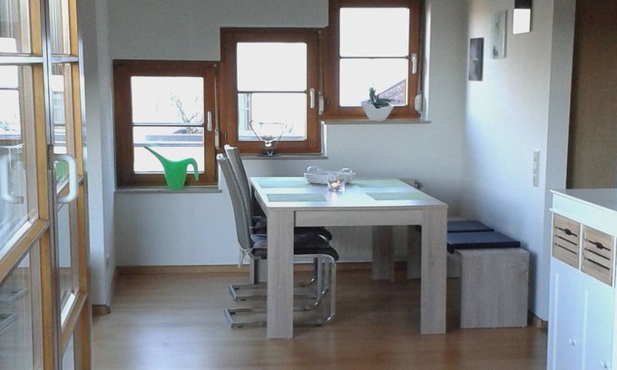 Loerrach Apartment | Ferienwohnung 80qm, Terrasse, 2 Schlafzimmer, max. 4 Personen