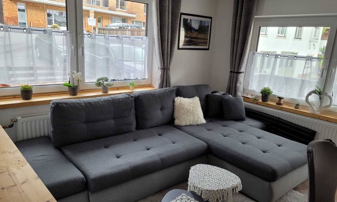 Nesselwaengle Apartment | Ferienwohnung Bergwiese mit Balkon und Bergblick
