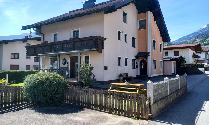 Finsing Apartment | Ferienwohnung Bergtroll
