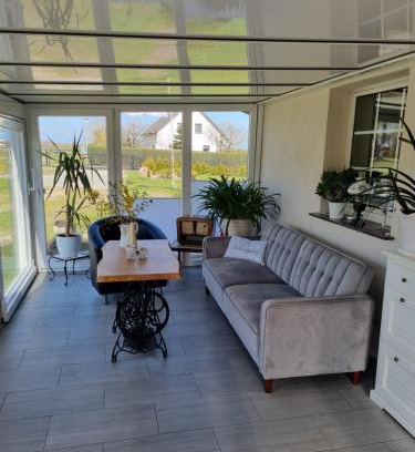 Katzow Apartment | Ferienwohnung Editha mit Wintergarten