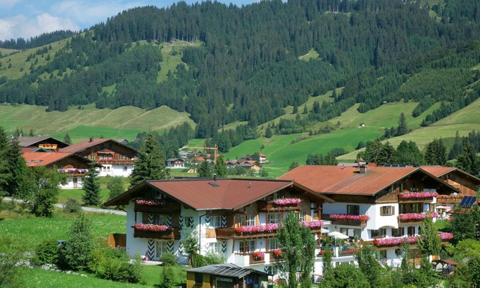 Tannheim Apartment | Ferienwohnung im Rosen-chalet - Landhaus Sammer