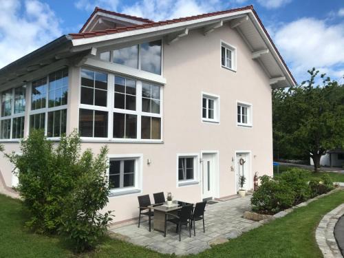 Bad Endorf Apartment | Ferienwohnung im Zentrum