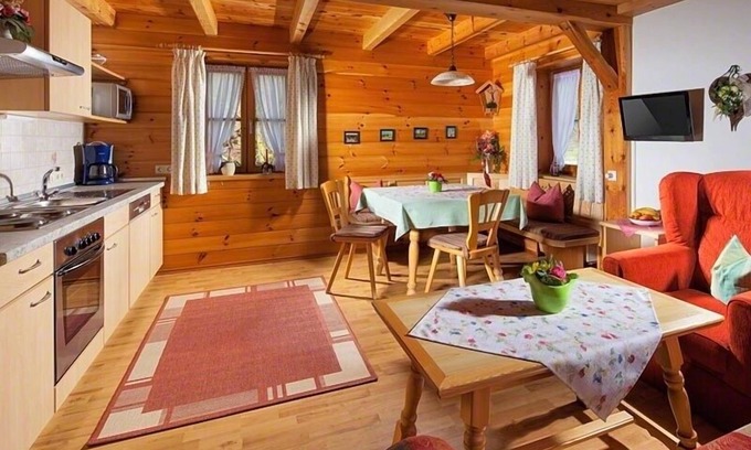 Winkl Apartment | Ferienwohnung Nr. 2 für 2-4 Personen, ca. 60 qm, 2 Schlafzimmer, Wohnküche, Balkon, Zustellbett auf Anfrage