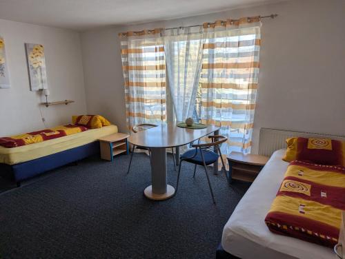Obersulm Apartment | Ferienwohnungen und Monteurzimmer Heilbronn Domke