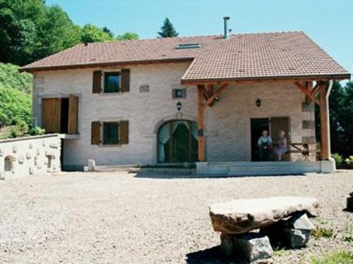 Vagney House | Ferme Vosgienne Rénovée avec Confort et Nature pour 7 Pers, WiFi, Animaux Bienvenus - FR-1-589-190