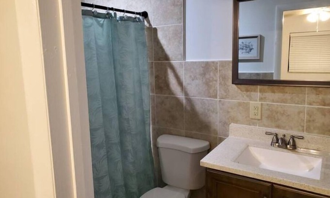 Miami Gardens House | Fern Gully Inn - East