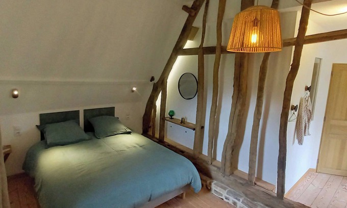 Angiens Bed & Breakfast | Fern room at Maison Silleron. Breakfast included. 5*