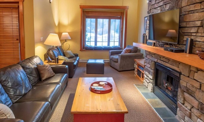 East Kootenay House | Fernie - Pinnacle Ridge Chalet 45-104
