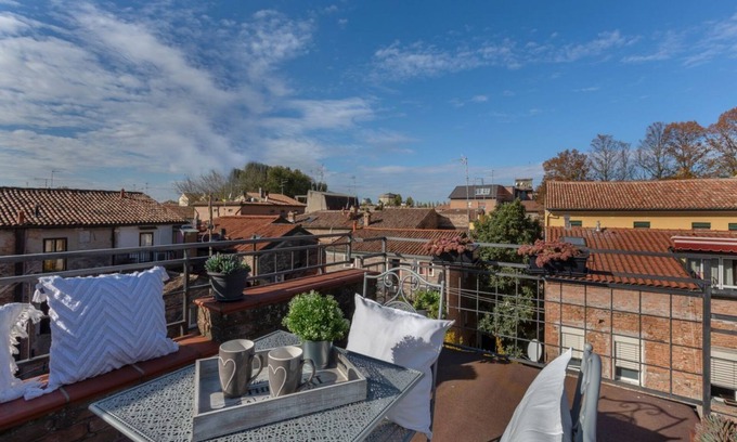 Ferrara Apartment | Ferrara Duplex Terrace Apartment x4