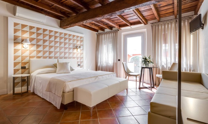 Ferrara House | Ferrara Rooms