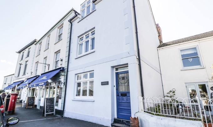 Appledore Cottage | FERRIWAIS, pet friendly, with a garden in Appledore