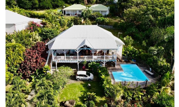 Deshaies Villa | Ferry Deshaies Villa pool view caribbean sea beach 350m 10 pers.