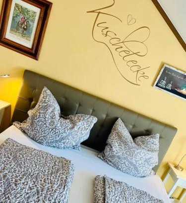 Bad Griesbach-Therme Apartment | FeWo 58 - Appartement im Rottalblick - Helle Kuschelecke genießen mit Bademantelgang zur Therme, TV, inkl Stellplatz im Haus u Kurtaxe