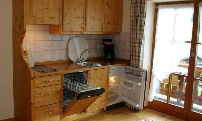 Ruhpolding Apartment | Fewo , Balkon, Kochnische, 1 Schlaf- und 1 Wohn-/schlafzimmer, max 2 Personen