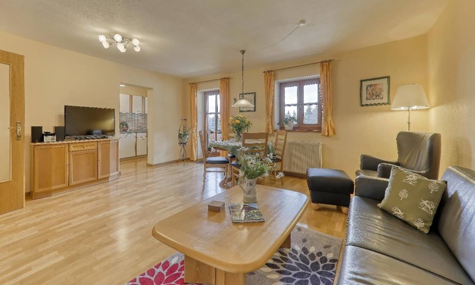 Spiegelau Apartment | FeWo "Falkenstein" im Obergeschoss mit Südbalkon