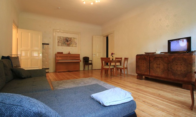 Neupetershain Nord Apartment | Fewo Rhododendron - Familyandbike