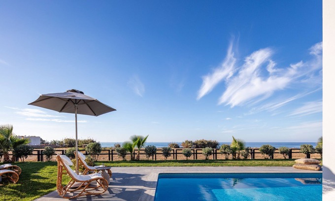Stavromenos Villa | Feyre Boutique Mansion walking distance to beach