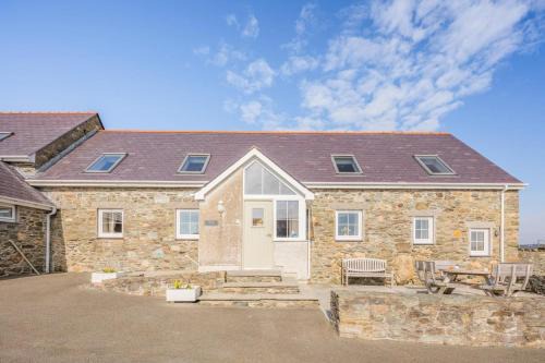 Holyhead House | Fferm Y Beudy