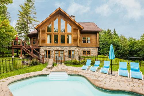 Fiddler Lake Resort Ski Chalet | Fiddler Lake Resort Chalet 61 Deer with pool