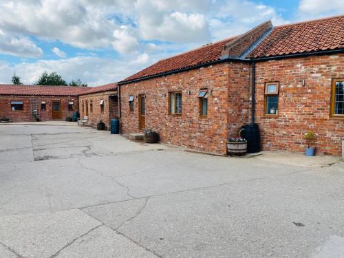 Alford Villa | Field Farm Holiday Cottages and Glamping