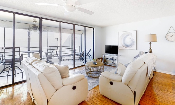 Independence Square Condo | Fifth floor oceanfront condo w/ pool access, ocean view, W/D, WiFi, & central AC