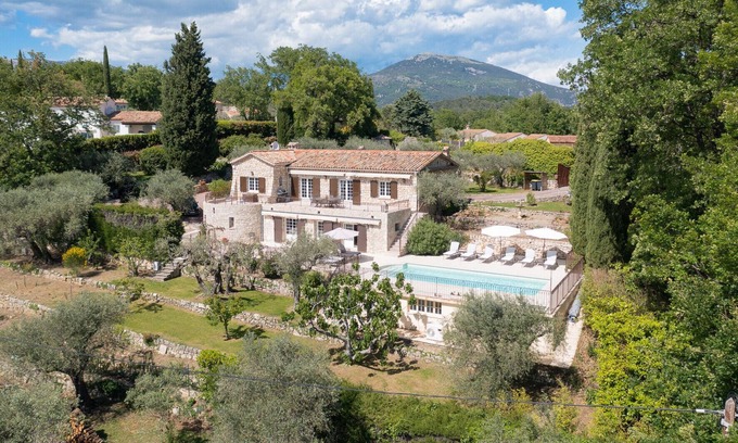 Chateauneuf-Grasse Villa | Figue Olive Luxury stone house close to Le Rouret