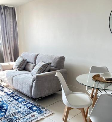Windhoek Central Apartment | Finagaello at 77 by MGP