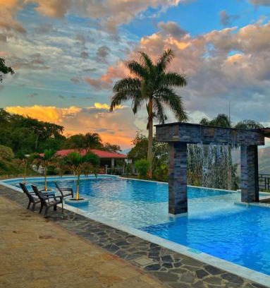 Quebradanegra Resort | Finca Campestre Colibrí