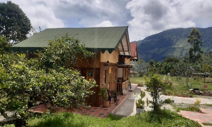 Jardin Ski Chalet | Finca Maracuba Cabañas Limón, Manzana y Níspero