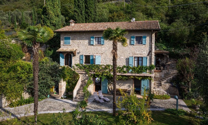Malcesine Villa | Finely furnished farmhouse with parking, wi-fii, garden and breathtaking view!