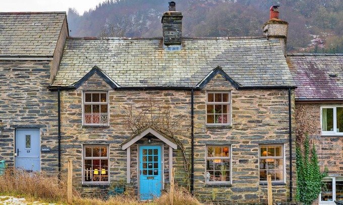 Dolwyddelan House | Finest Retreats - Bryn Mair