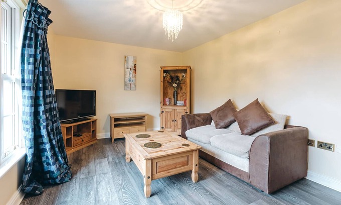 Eaton Mascott Cottage | Finest Retreats | Netley Hall - Poppy