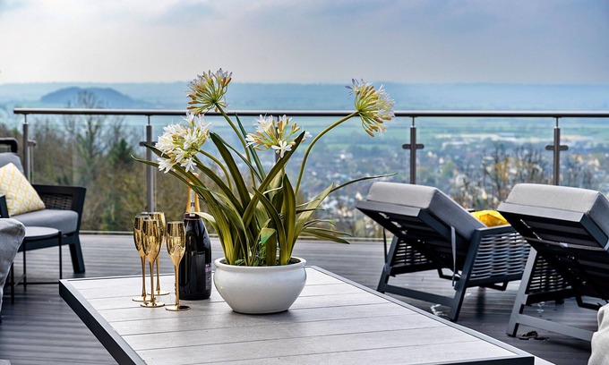 Cheddar House | Finest Retreats | Reservoir View