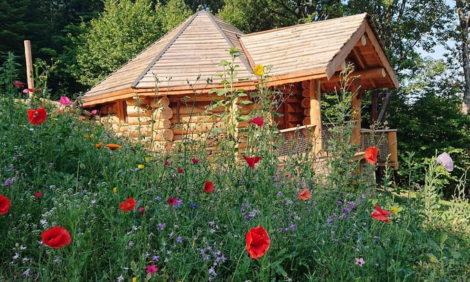 Collonges-sous-Saleve Ski Chalet | Finnish Kota Cave Orjobet