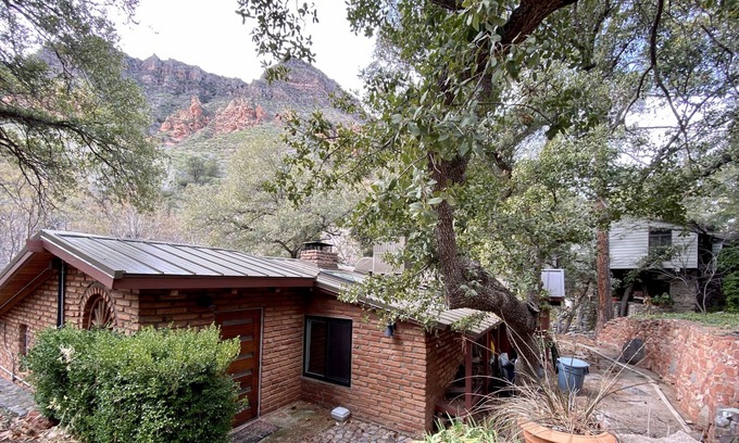 Sedona Cabin | *Fireplace *Gary's Place on Oak Creek *BBQ *Minutes form Slide Rock *West Fork *Uptown Sedona
