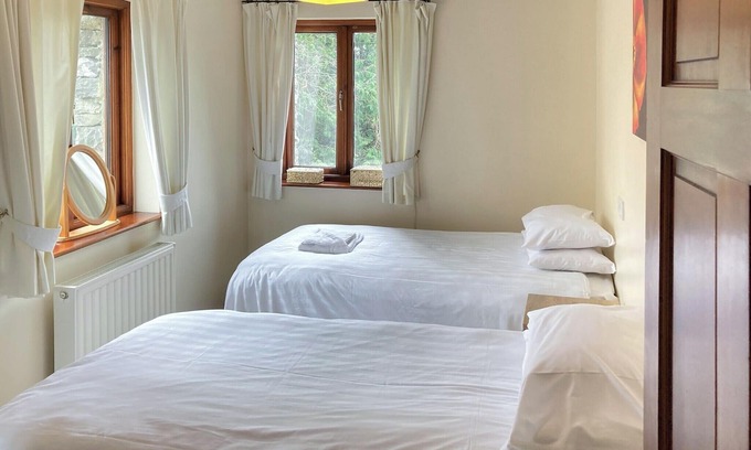Bondgate Within Apartment | First floor apartment with one double and one twin.