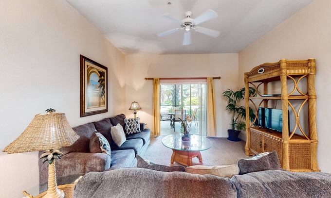 Bahama Bay House | First-floor condo w/restaurant, near theme parks, basketball court, pools