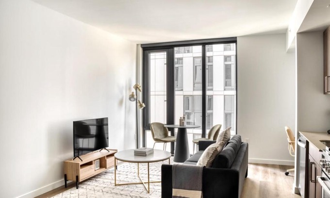 Downtown Seattle Apartment | First Hill Studio w Gym Coworking SEA-447